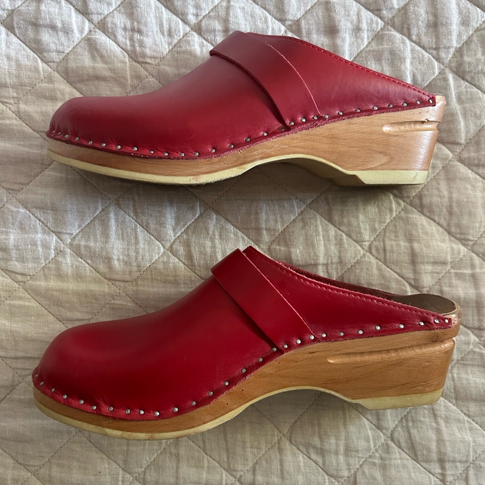 Women's Red Leather Clogs Mule